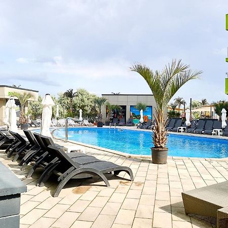 Sunrise King Studio Spa N Pool Beach Resort Navodari Ngoại thất bức ảnh